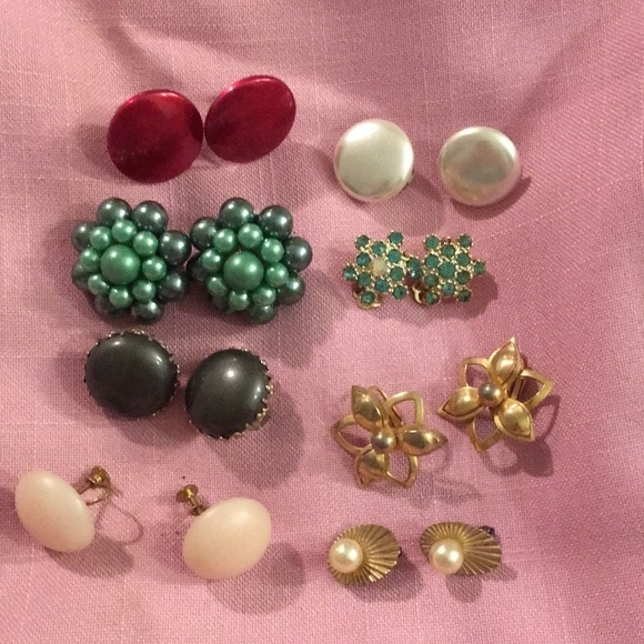 Bundle of 8 Clip on Vintage Earrings (Z) - Picture 1 of 4